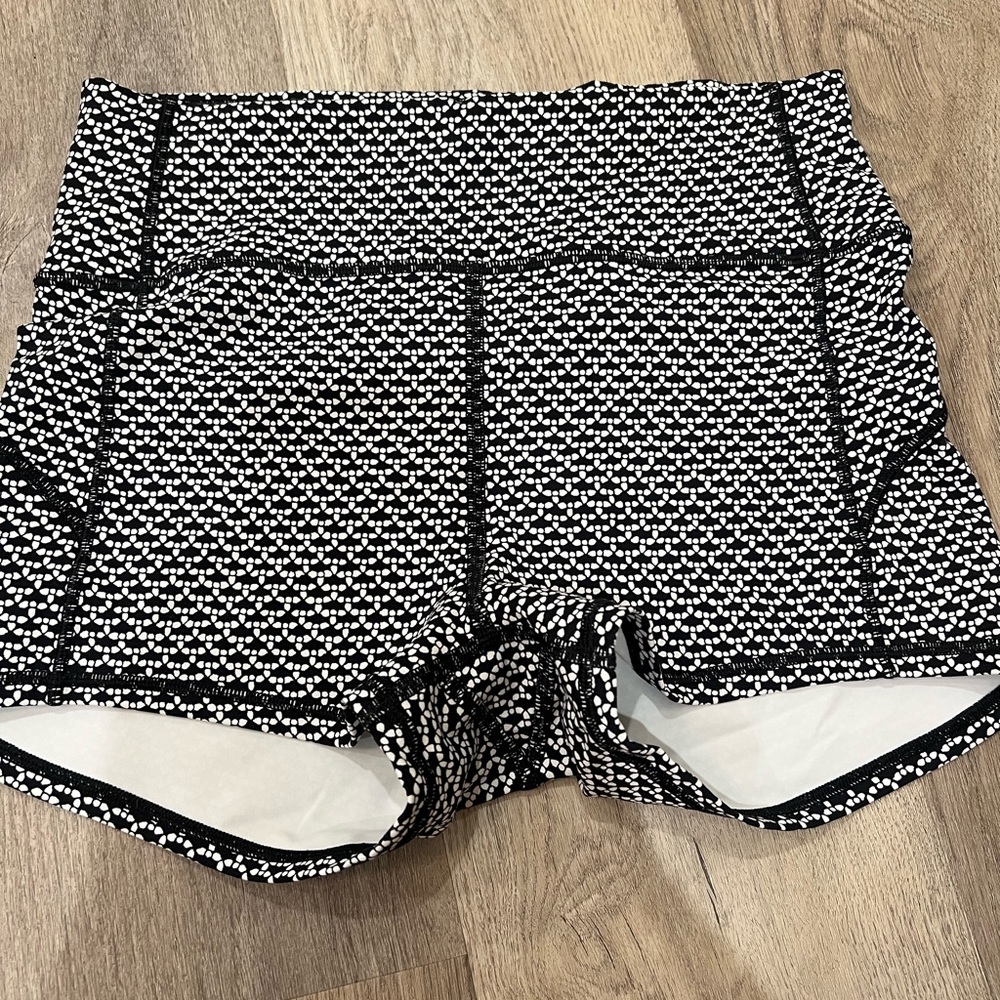 Lulu shorts. Size 6